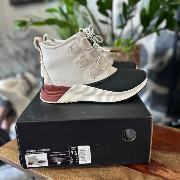 SOREL OUT N ABOUT III CLASSIC Size 7.5 - Picture 1 of 7